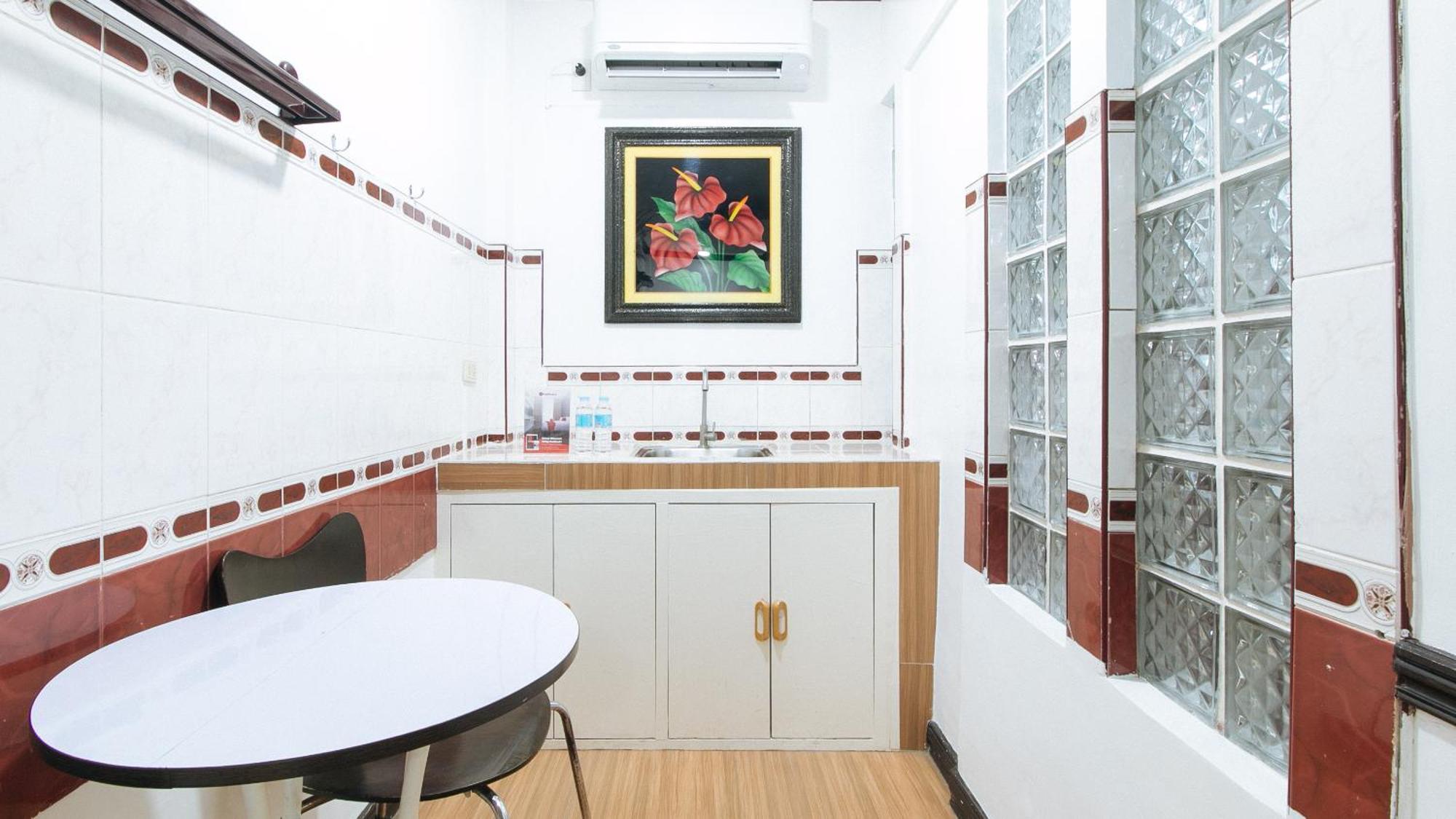 Reddoorz At Plus Villa Gloria Taguig Exterior photo