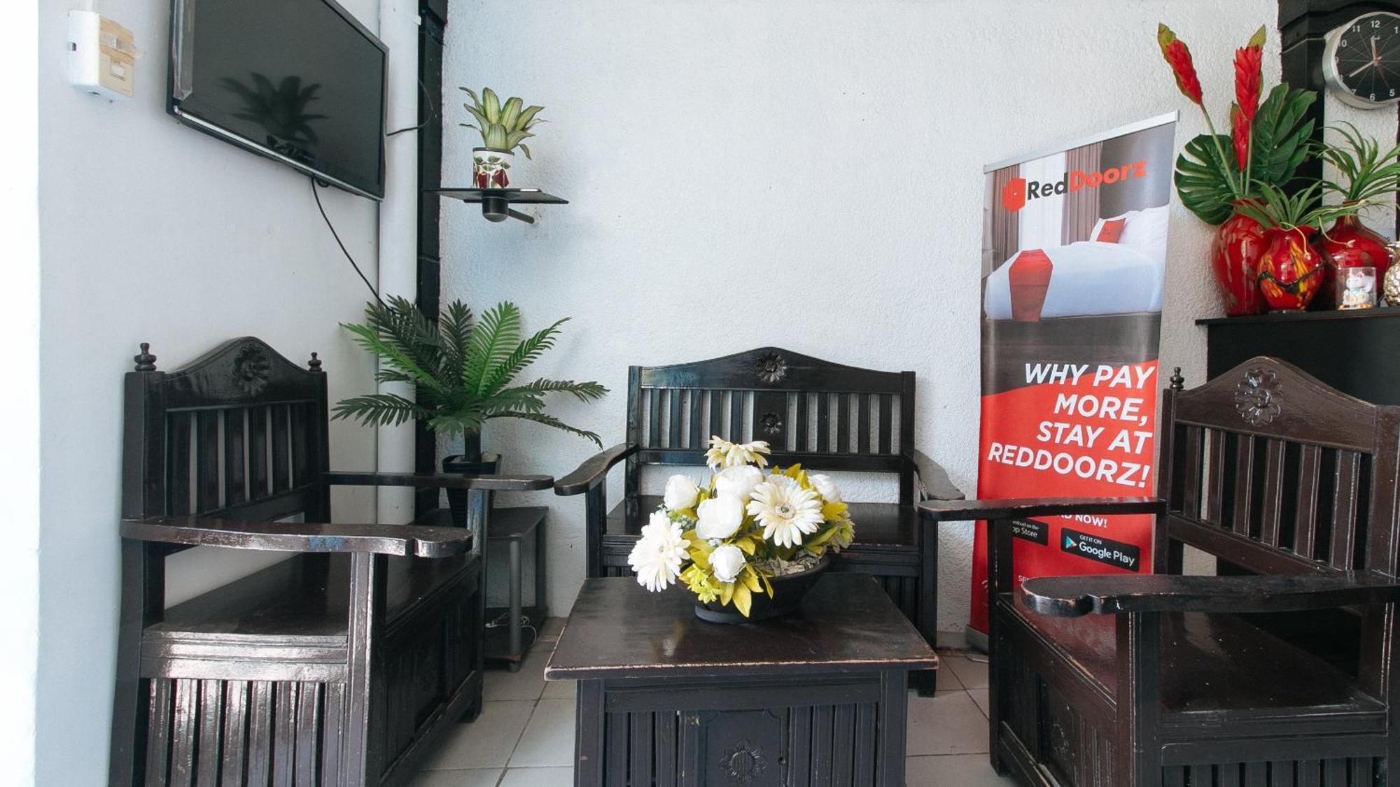 Reddoorz At Plus Villa Gloria Taguig Exterior photo