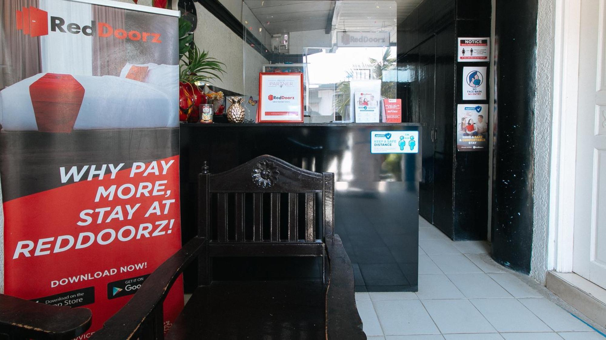 Reddoorz At Plus Villa Gloria Taguig Exterior photo