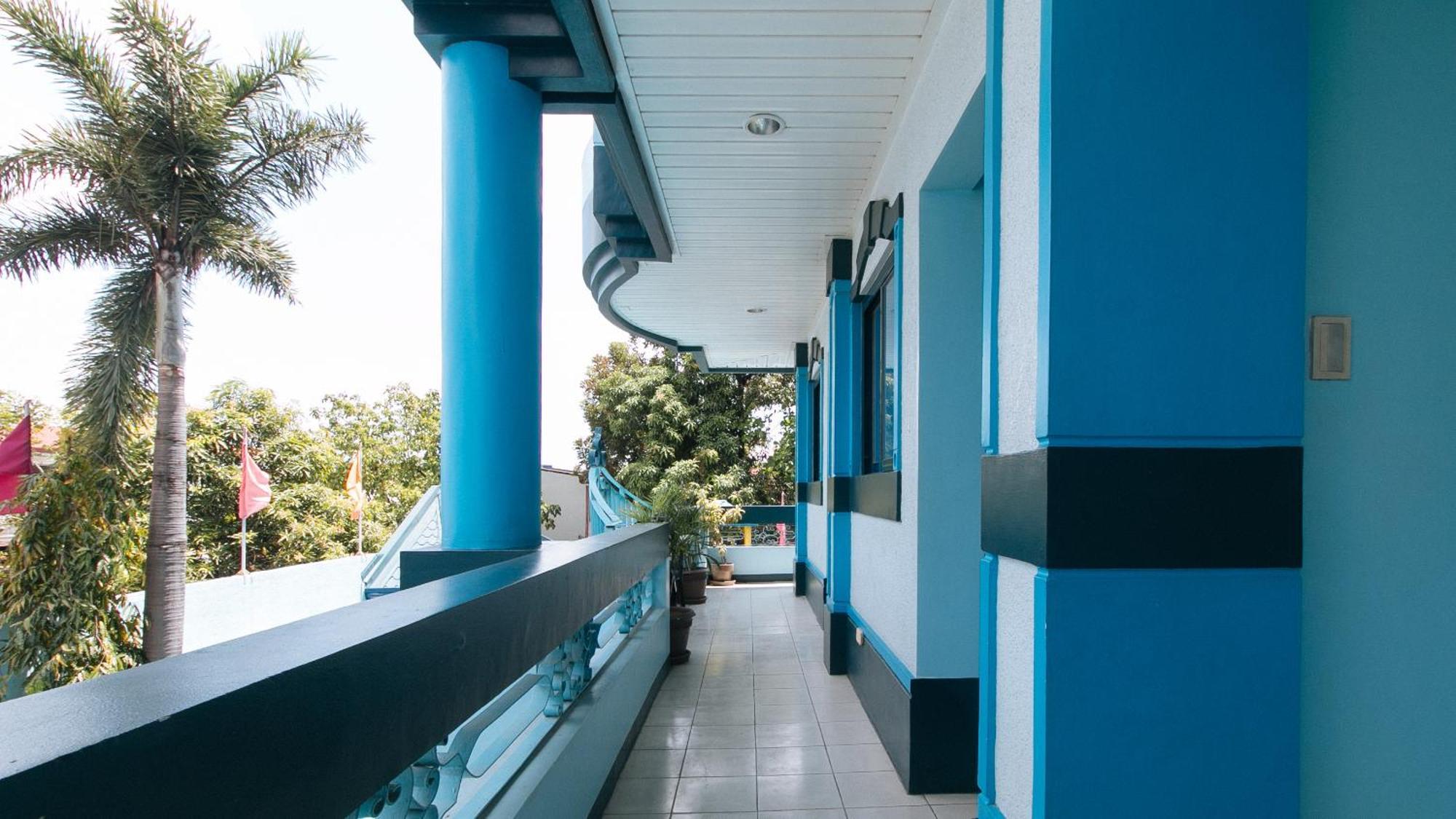 Reddoorz At Plus Villa Gloria Taguig Exterior photo